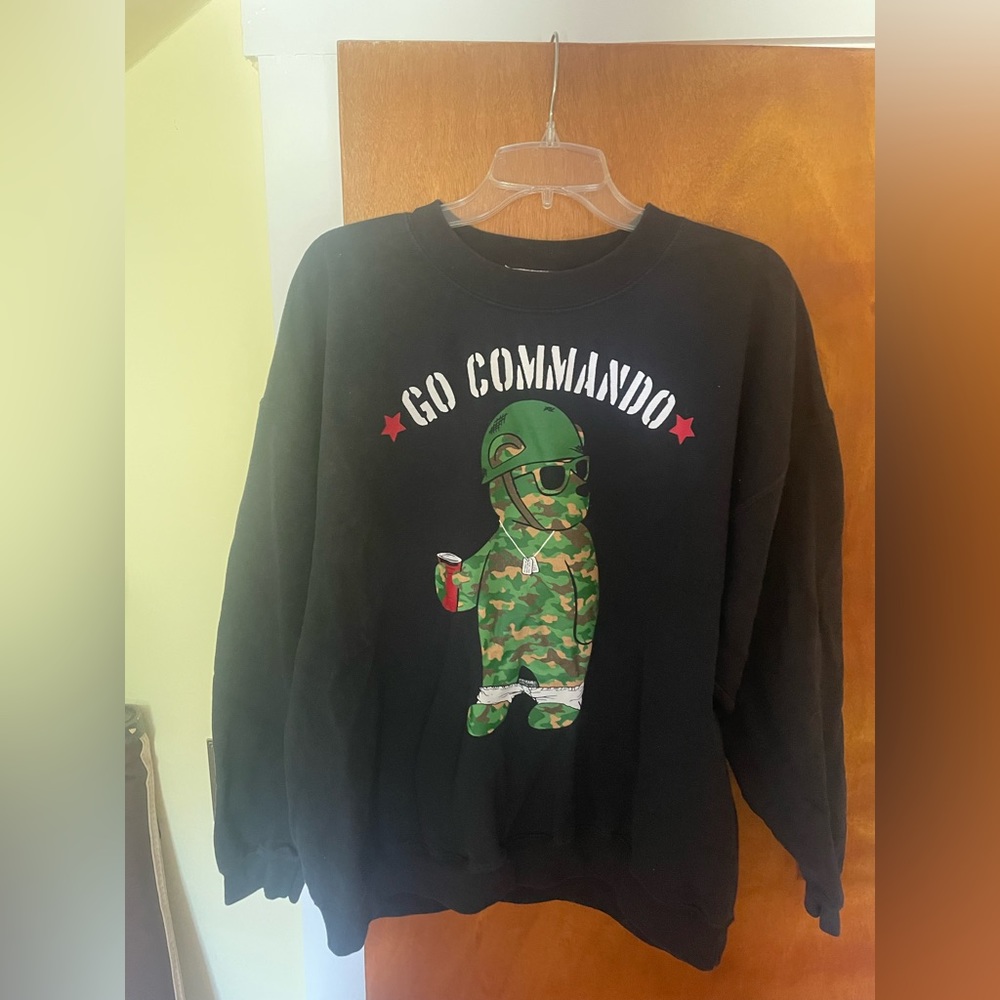 Black XL crewneck sweater